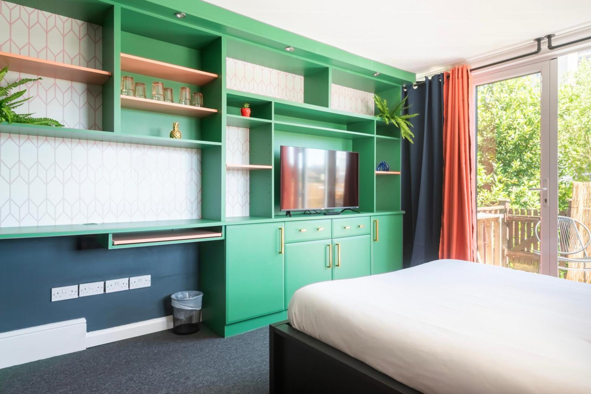 Innit Cavalaire 4* Brighton